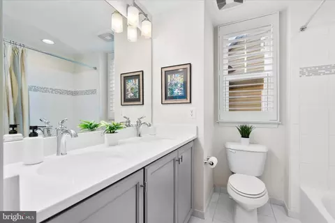 Bath - 1135 Holden Rd, Frederick, MD 21701 photo 3 of 4