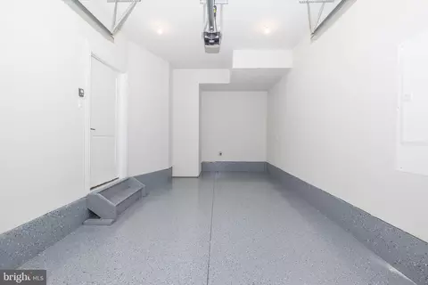Entry Way - 418 N Maxwell Ave, Frederick, MD 21701 photo 3 of 13