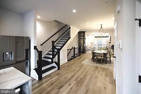 Entry Way - 418 N Maxwell Ave, Frederick, MD 21701 photo 6 of 13