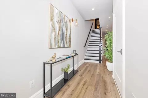 Entry Way - 418 N Maxwell Ave, Frederick, MD 21701 photo 2 of 13