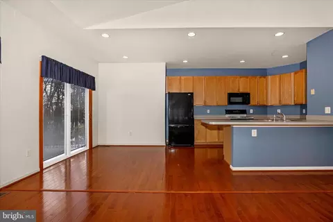 Living - 828 Geronimo Dr, Frederick, MD 21701 photo 3 of 10