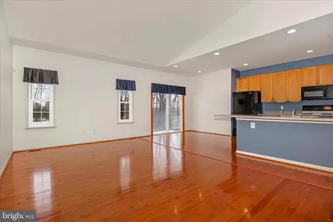 Living - 828 Geronimo Dr, Frederick, MD 21701 photo 5 of 10