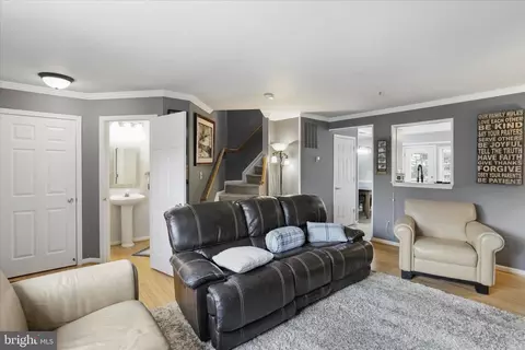 Entry Way - 2015 Rosecrans Ct, Frederick, MD 21702 photo 1 of 4