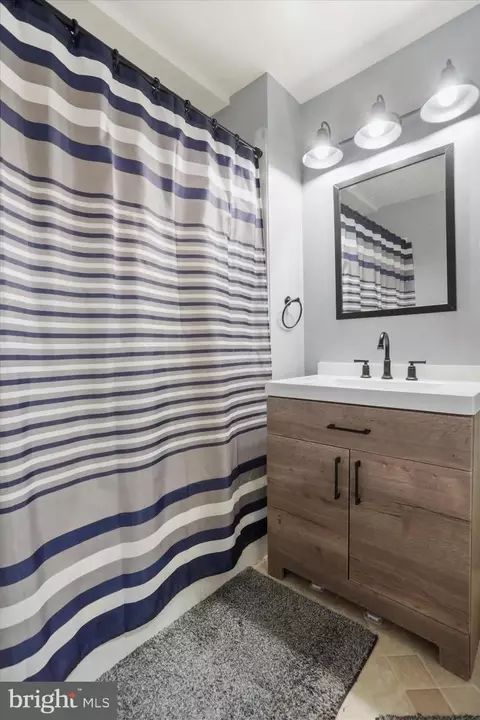 Bath - 2015 Rosecrans Ct, Frederick, MD 21702 photo 5 of 5