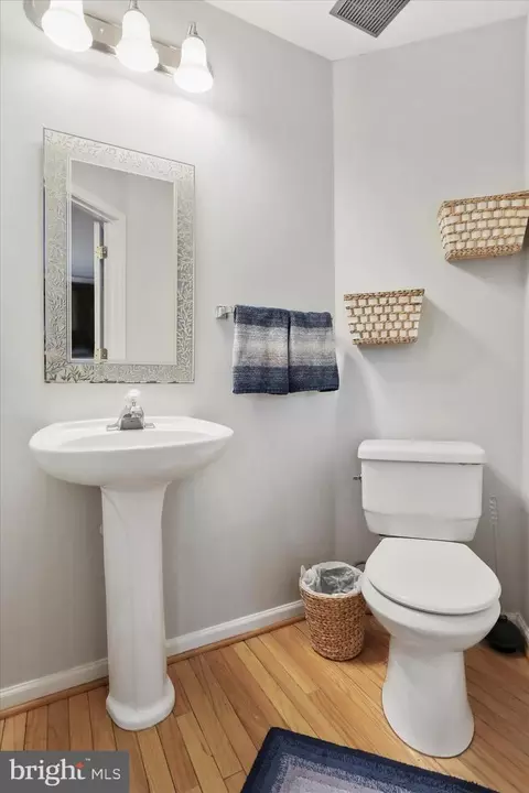 Bath - 2015 Rosecrans Ct, Frederick, MD 21702 photo 1 of 5