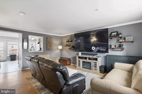 Entry Way - 2015 Rosecrans Ct, Frederick, MD 21702 photo 2 of 4