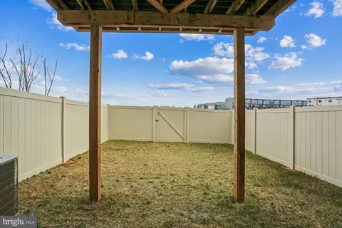 Exterior - 484 Tiller St, Frederick, MD 21701 photo 5 of 9