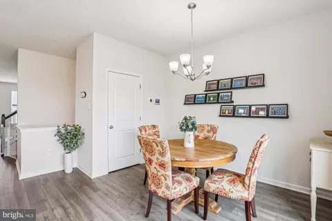 Entry Way - 484 Tiller St, Frederick, MD 21701 photo 5 of 8