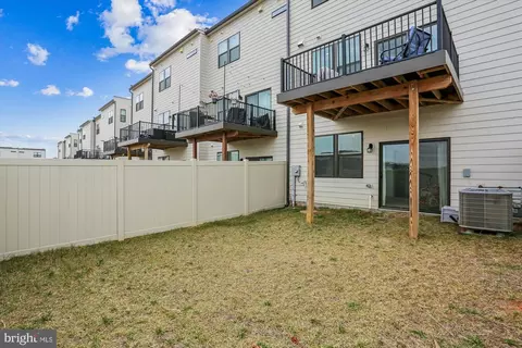 Exterior - 484 Tiller St, Frederick, MD 21701 photo 6 of 9