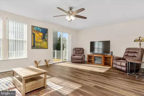 Living - 5625 Scott Ridge Pl, Frederick, MD 21704 photo 3 of 6