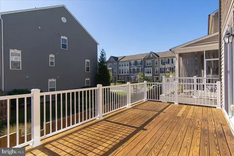 Exterior - 5625 Scott Ridge Pl, Frederick, MD 21704 photo 4 of 9
