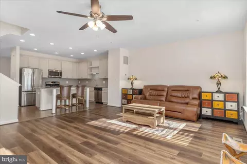 Living - 5625 Scott Ridge Pl, Frederick, MD 21704 photo 1 of 6