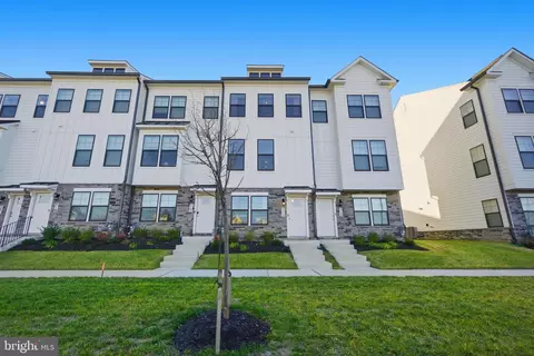 715 Courier Ln, Frederick, MD 21701