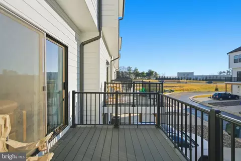 Exterior - 715 Courier Ln, Frederick, MD 21701 photo 2 of 2