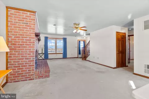 Living - 11997 Cregger Rd, Keymar, MD 21757 photo 4 of 6