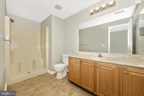 Bath - 2012 Chapel Ct, Frederick, MD 21702 photo 3 of 3