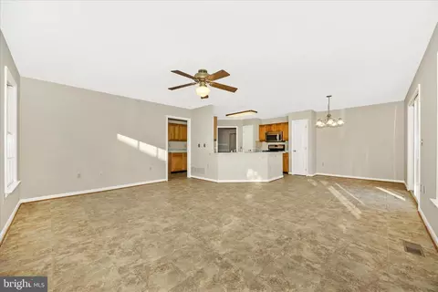 Living - 2012 Chapel Ct, Frederick, MD 21702 photo 4 of 8