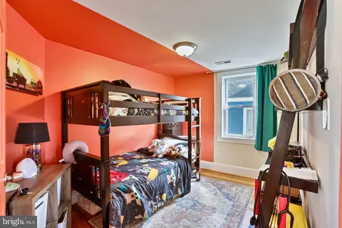 Bedroom - 13 E C St, Brunswick, MD 21716 photo 2 of 4