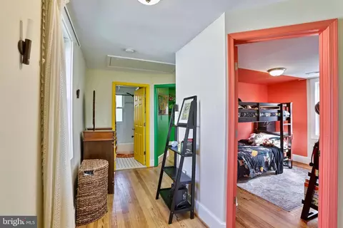 Entry Way - 13 E C St, Brunswick, MD 21716 photo 2 of 3