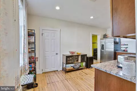 Entry Way - 13 E C St, Brunswick, MD 21716 photo 1 of 3