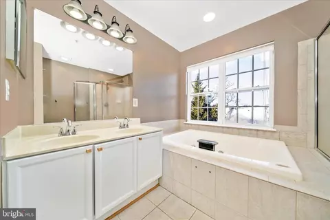 Bath - 113 Fieldstone Ct, Frederick, MD 21702 photo 3 of 3