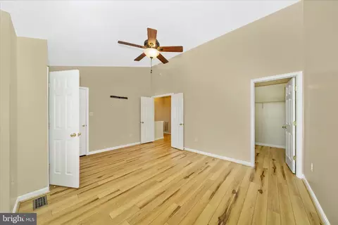 Entry Way - 113 Fieldstone Ct, Frederick, MD 21702 photo 2 of 5