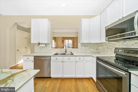 Kitchen - 113 Fieldstone Ct, Frederick, MD 21702 photo 5 of 6