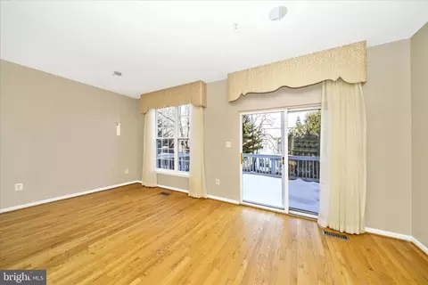 Living - 113 Fieldstone Ct, Frederick, MD 21702 photo 8 of 11