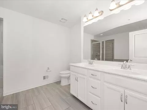Bath - 667 E Church St #B, Frederick, MD 21701 photo 1 of 3