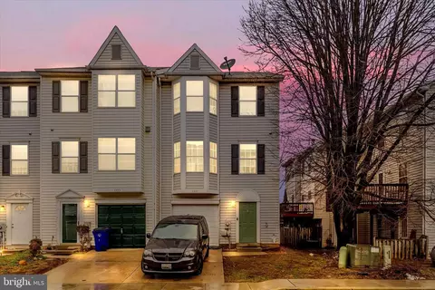 1333 Hampshire Dr #E, Frederick, MD 21702
