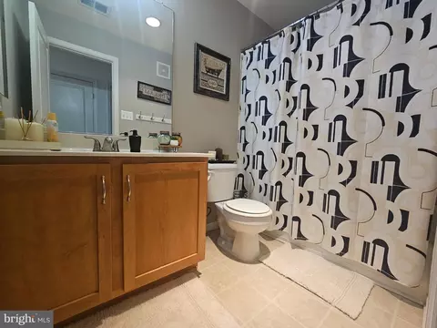 Bath - 1815 A Wheyfield Dr #9-A, Frederick, MD 21701 photo 1 of 6