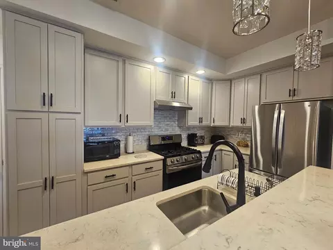 Kitchen - 1815 A Wheyfield Dr #9-A, Frederick, MD 21701 photo 2 of 5