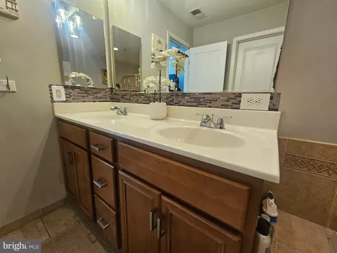 Bath - 1815 A Wheyfield Dr #9-A, Frederick, MD 21701 photo 6 of 6