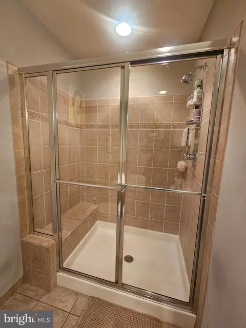 Bath - 1815 A Wheyfield Dr #9-A, Frederick, MD 21701 photo 5 of 6