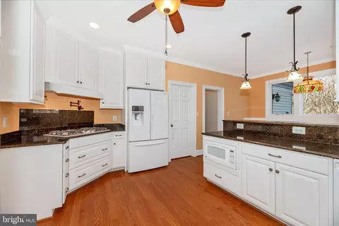 Kitchen - 6216 Mount Phillip Rd, Frederick, MD 21703 photo 4 of 5
