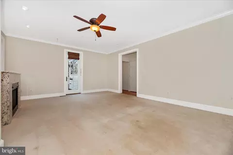Living - 6216 Mount Phillip Rd, Frederick, MD 21703 photo 7 of 9