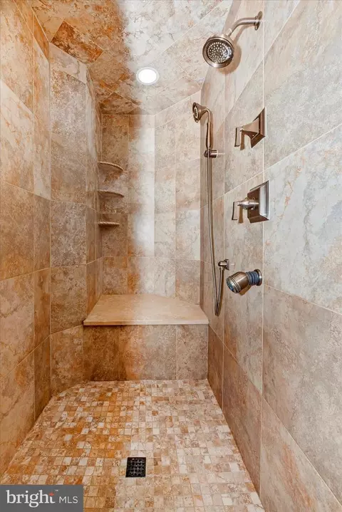 Bath - 6216 Mount Phillip Rd, Frederick, MD 21703 photo 4 of 6