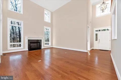 Living - 6216 Mount Phillip Rd, Frederick, MD 21703 photo 3 of 9