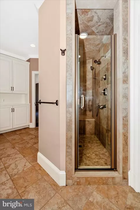 Bath - 6216 Mount Phillip Rd, Frederick, MD 21703 photo 5 of 6