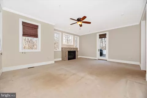 Living - 6216 Mount Phillip Rd, Frederick, MD 21703 photo 8 of 9