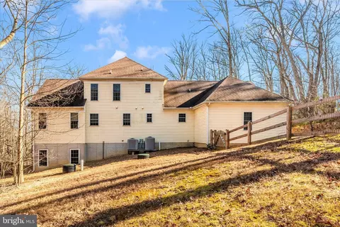 Exterior - 6216 Mount Phillip Rd, Frederick, MD 21703 photo 3 of 13