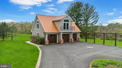 Exterior - 1402 Thurston Rd, Dickerson, MD 20842 photo 2 of 8