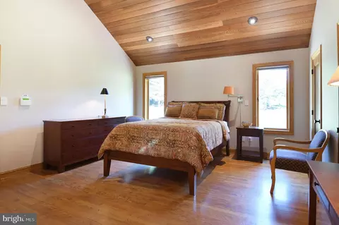 Bedroom - 1402 Thurston Rd, Dickerson, MD 20842 photo 2 of 6