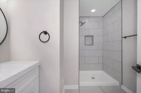 Bath - 6597 Ewald Ct, Frederick, MD 21703 photo 2 of 3