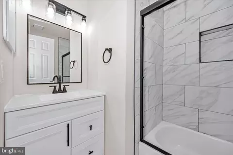 Bath - 6597 Ewald Ct, Frederick, MD 21703 photo 3 of 3
