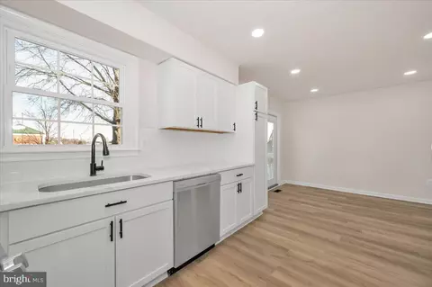 Kitchen - 6597 Ewald Ct, Frederick, MD 21703 photo 2 of 2