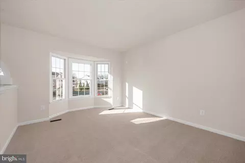 Living - 6597 Ewald Ct, Frederick, MD 21703 photo 1 of 4