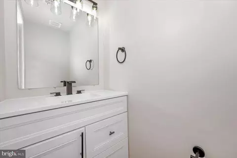 Entry Way - 6597 Ewald Ct, Frederick, MD 21703 photo 5 of 8