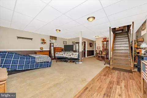 Entry Way - 816 E St, Brunswick, MD 21716 photo 4 of 6
