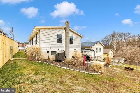 Other - 816 E St, Brunswick, MD 21716 photo 5 of 19